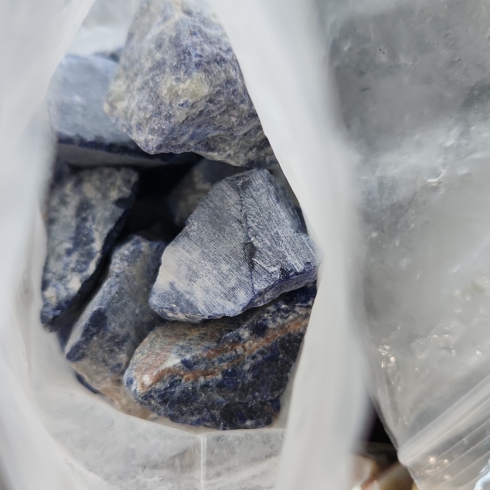 Assorted Rocks and Shell Chips - Picture 4 of 9